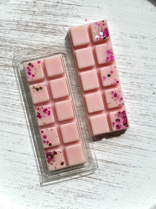 VS Pink Fizz Strawberries & Champagne Snap Bar